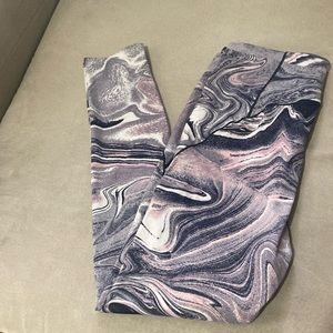 Victoria Secret Flow On Point High Rise Pocket Legging